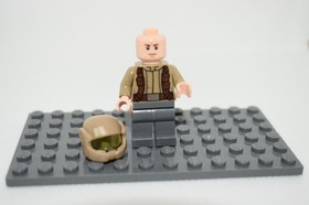LEGO Star Wars Resistance Trooper SW0697 Dark Tan Jacket Helmet 75131