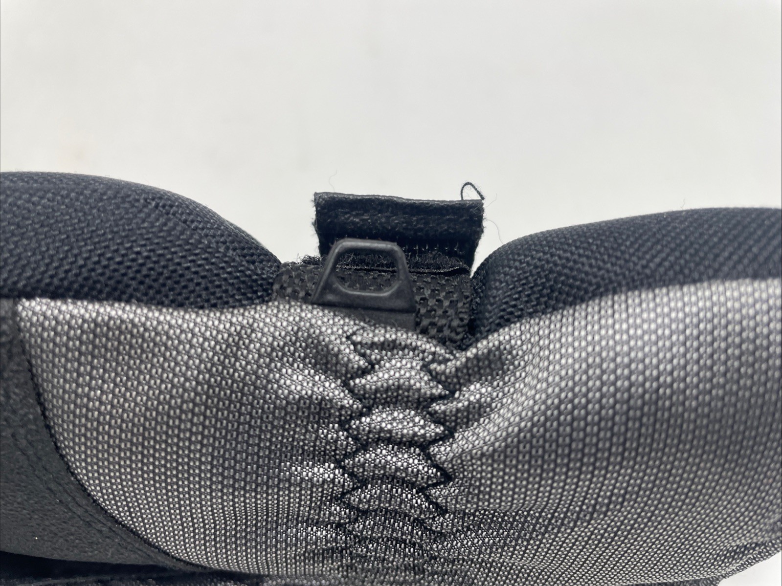 GAP Winter Gloves Medium Silver Black Polyester N… - image 13