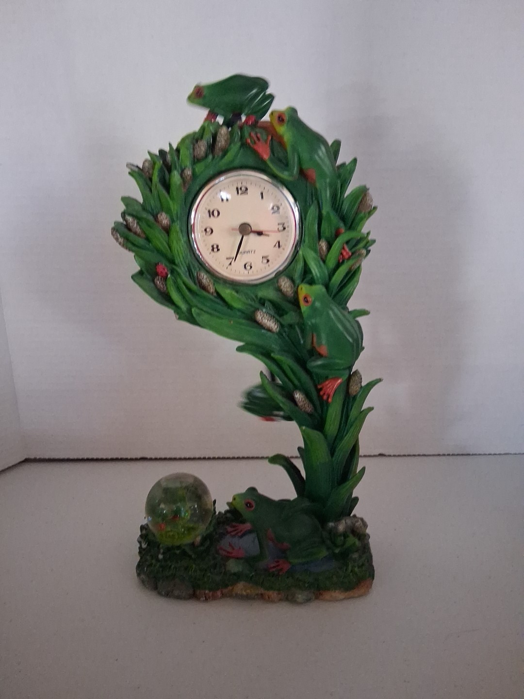Frog Pendulum Clock photo Frog Pendulum Clock featured image