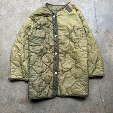Vintage 90s Quilted green military jacket with button-up front Mens size large