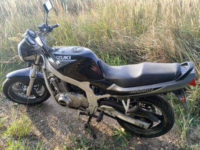 Motorrad Suzuki GS 500 E, schwarz, guter technischer Zustand, diverse Neuteile