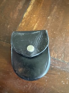 Safariland model 90 Handcuff Pouch Gloss