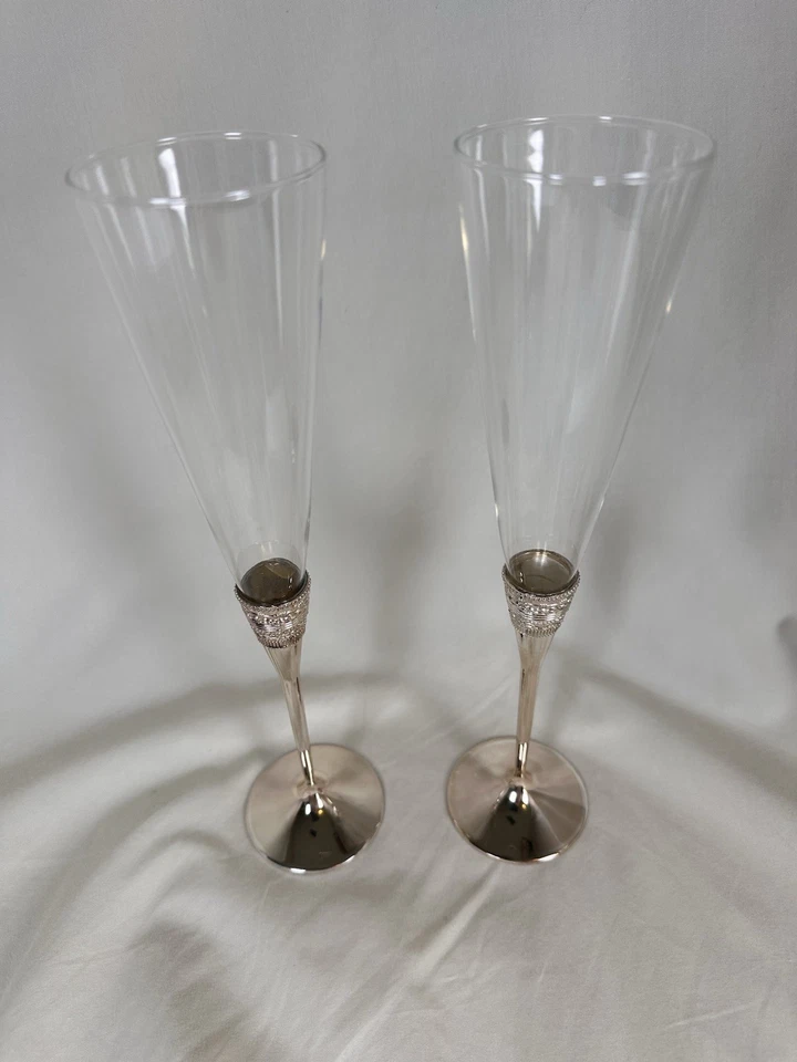 Vera Wang Wedgwood With Love Flautas Tostadas Plateadas Par en Caja Harrods Foto 3 de 4