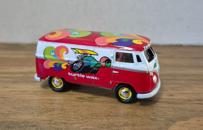 Johnny Lightning VW T1 Bulli Transporter Turtle WAX Volkswagen