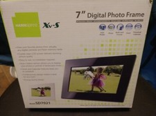 NIB HANNSPREE XV-S 7" DIGITAL PHOTO FRAME, MULTI-CARD FORMAT, BRAND NEW