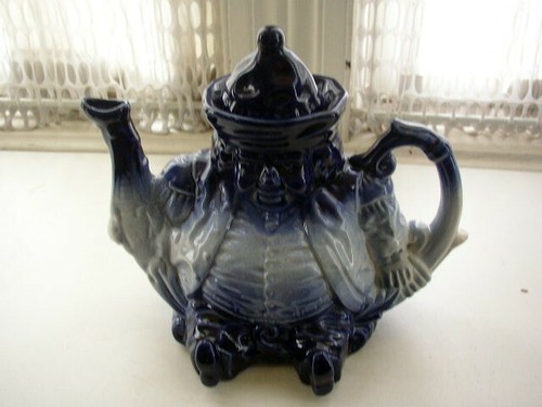 English, Victoria, Staffordsmire Flow Blue Parliament Judge Teapot - Bild 2 von 5