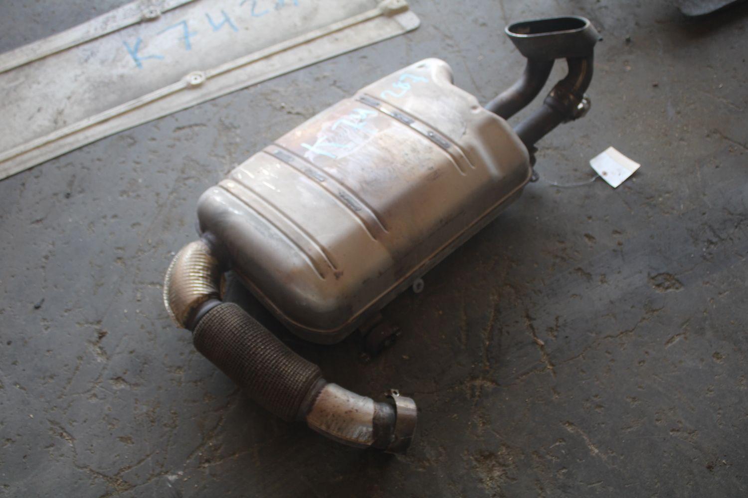 Muffler BMW I8 14 15 16 17 19 20