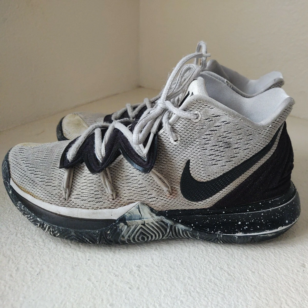 Athletic Men Shoes by   Athletic men, Sneakers, Nike kyrie