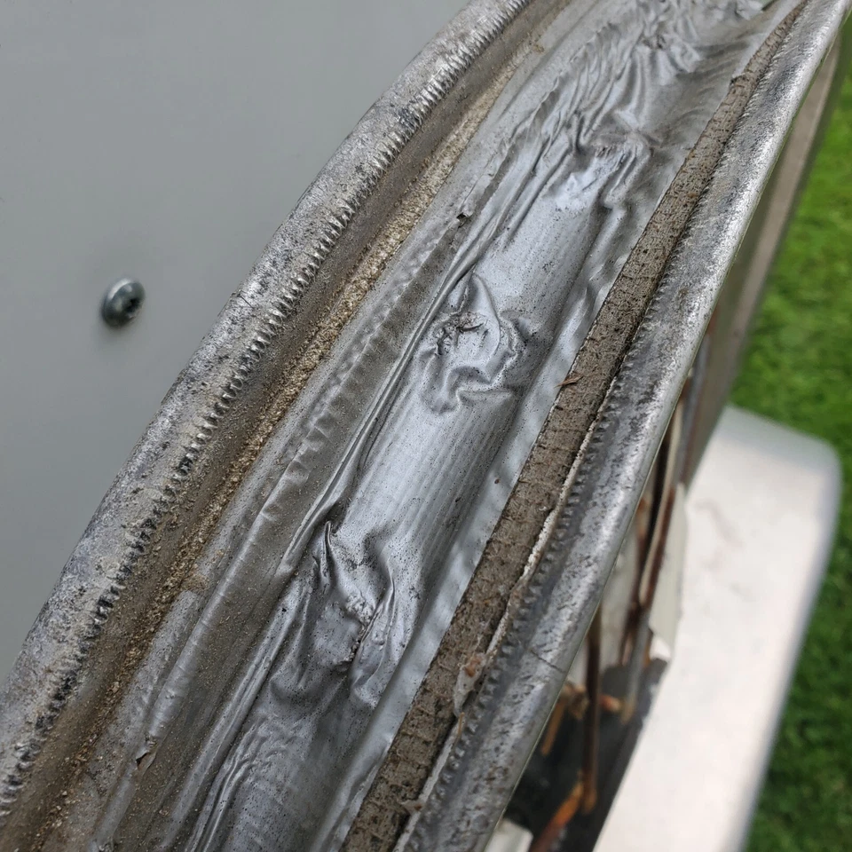 Llanta delantera Honda CR125r 1984 1,6x21 Foto 2 de 4