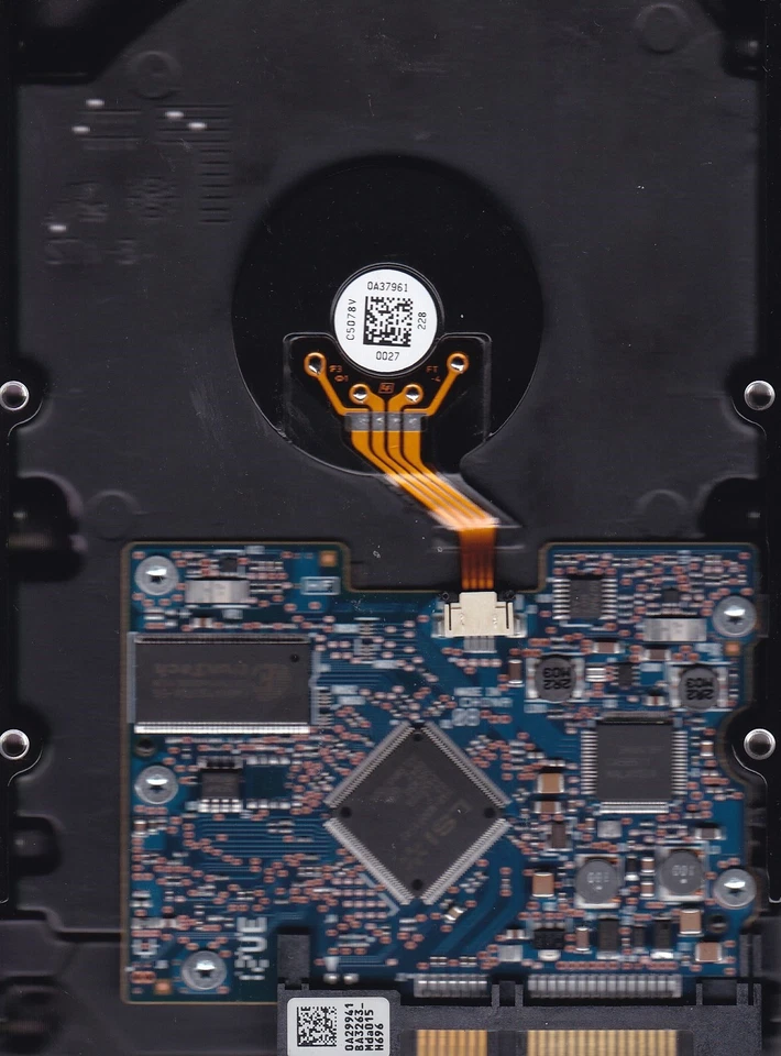 HDE721064SLA330 mlc: BA3064 p/n : 0A39991 Hitachi 640Gb SATA B3-8 - Image 2 of 3