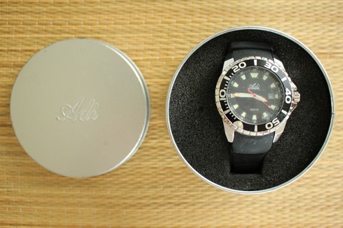 NIB CLEAN UN-ISSUED INSCRIBED ADI IDF ISRAEL BLK/BLK 200M QUARTZ WATCH + BOX SET