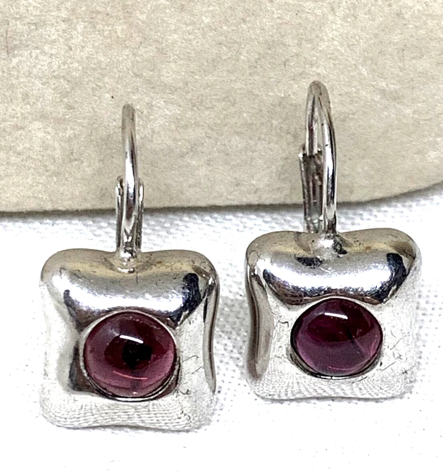 ORECCHINI IN ARGENTO RODIATO CON PIETRA DI GRANATO ROSA CHIUSURA A MONACHELLA - Immagine 3 di 4