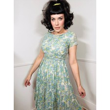 Small Early 1960s Vintage Figural Floral Print Day Dress by R K Originals