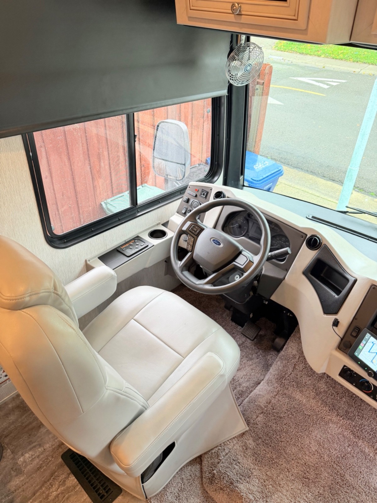 2021 Newmar Bay Star Sport 2813 – Class A Gas Motorhome (29 ft)