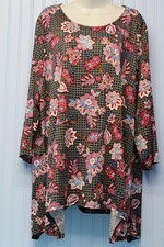 Ruby Rd. Woman scoop neck black flowered stretch 3/4 sleeve pullover top 3X