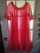 VINTAGE 50'S PINK SHEER PUFFY PEIGNOIR NIGHTY COVER W/ LACE TRIM - SO PRETTY M/L