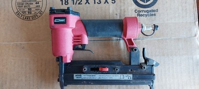 Tool Shop Pneumatic 18-Gauge Brad Nailer #H625