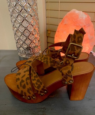 caprise wooden platform sandals