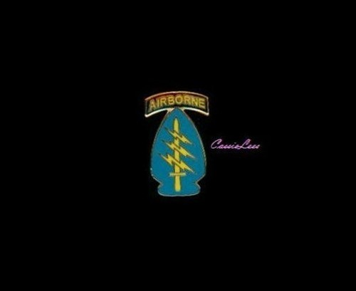 USA Airborne Special Forces + a custom promo pin