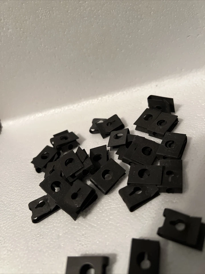 #6 Tornillo X 5/8” Ancho X 3/8” Largo Resorte Auto Cuerpo Clip Tuercas en U Lote de 25 Clips Foto 2 de 4