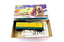 ATHEARN HO 40' Wood Reefer NORTH WESTERN Car No 5215 NEW In Original Box