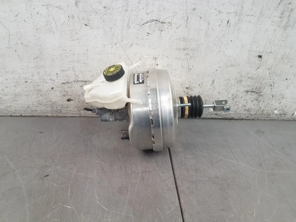 Mercedes AMG C 63 S 2020 cilindro maestro de freno/impulsor #6200 G6 Foto 2 de 4