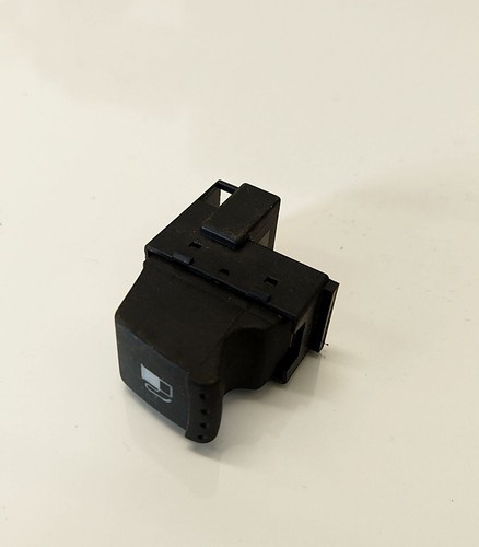 Volkswagen Passat 2001 Fuel Cap Switch (Gas Fuel Door Switch Butto #2821539-37