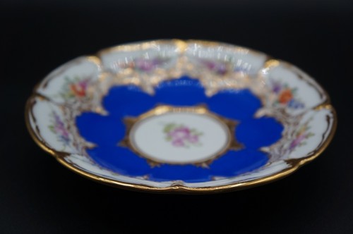 Vintage Meissen B-Form Tea Cup & Saucer German Crafted Blue/Gold w/Flowers. #1 - Picture 6 of 18