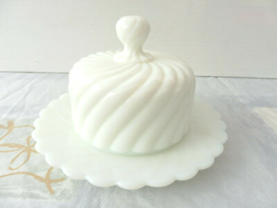 Beurrier En Opaline Vintage 1960 - Blanc 18 Cm - Assiette Incluse