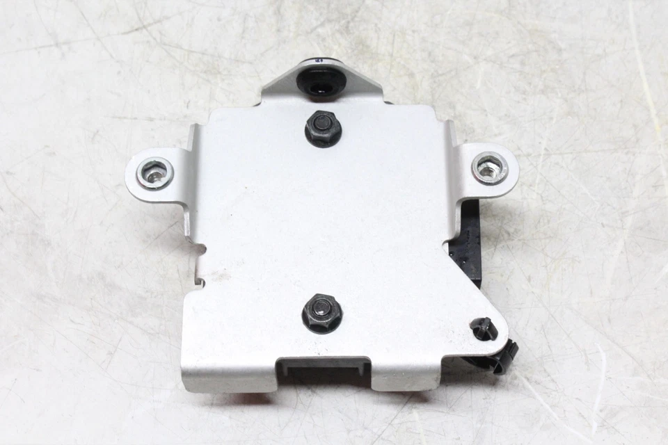 04-09 YAMAHA FZ6 OEM RECTIFIER VOLTAGE REGULATOR - Image 3 of 4