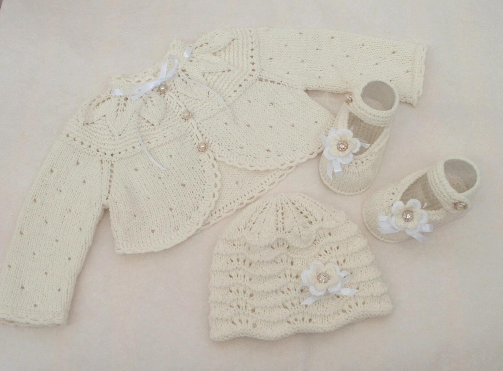 white baby set, baby girl bolero knit hat and booties, baptism clothes sweater
Opens in a new window