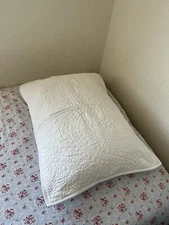 WILLIAMS SONOMA WHITE QUILTED STANDARD PILLOW SHAM