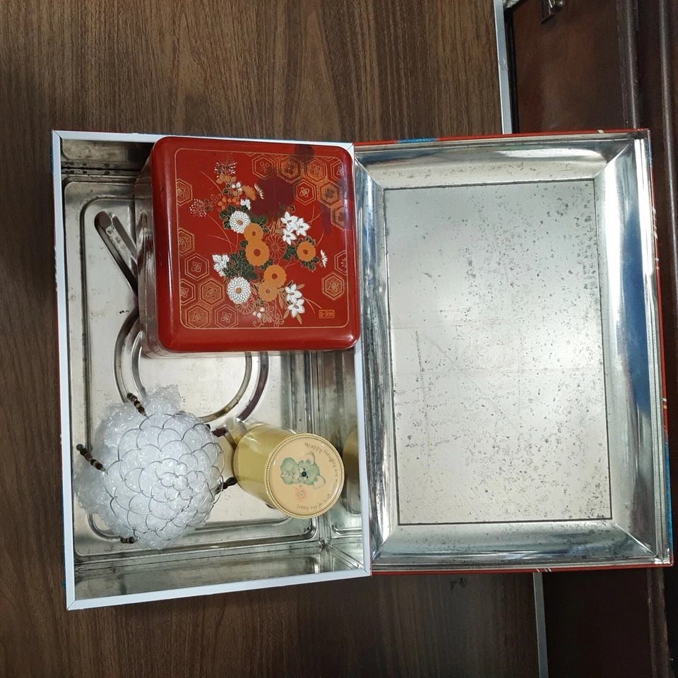 Contenedores de comedor asiáticos vintage Foto 2 de 4