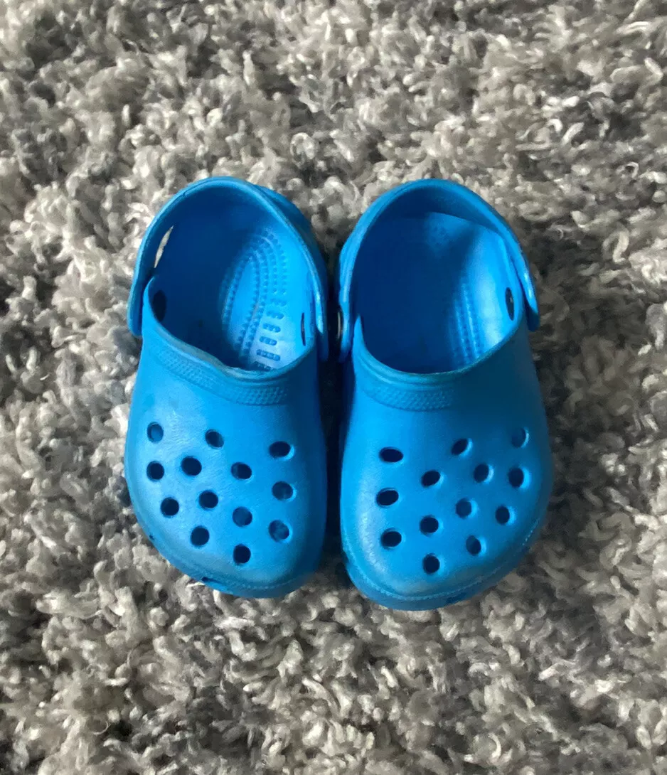Blue crocs kids outlet
