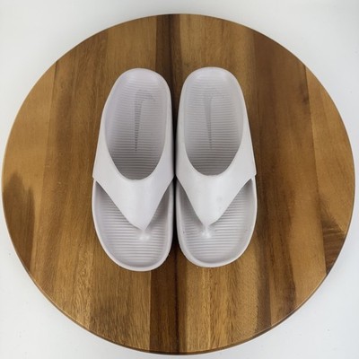 Womens Nike Calm  Slide Platinum Violet Thong Platform Sandals Size 6 M GUC
