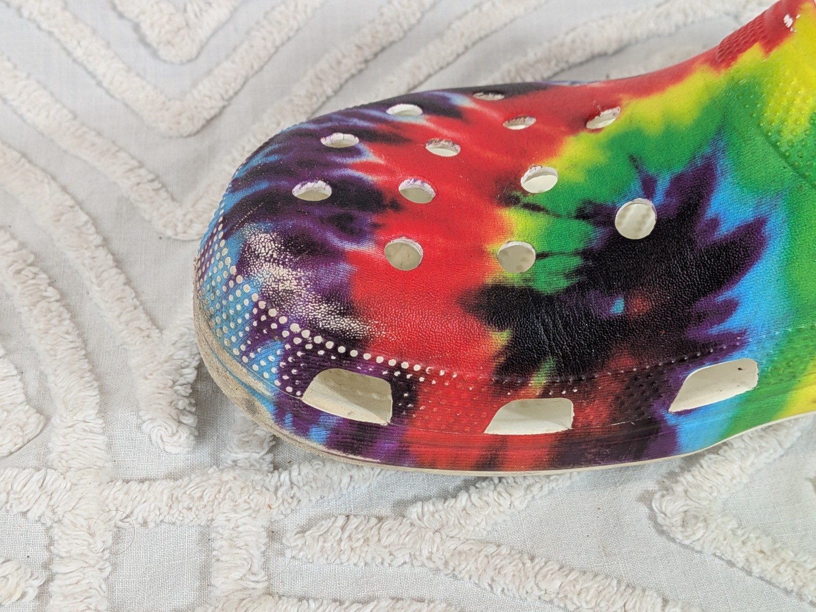 CROCS  Tie Dye Rainbow Multi Colored Basic Clogs … - image 9