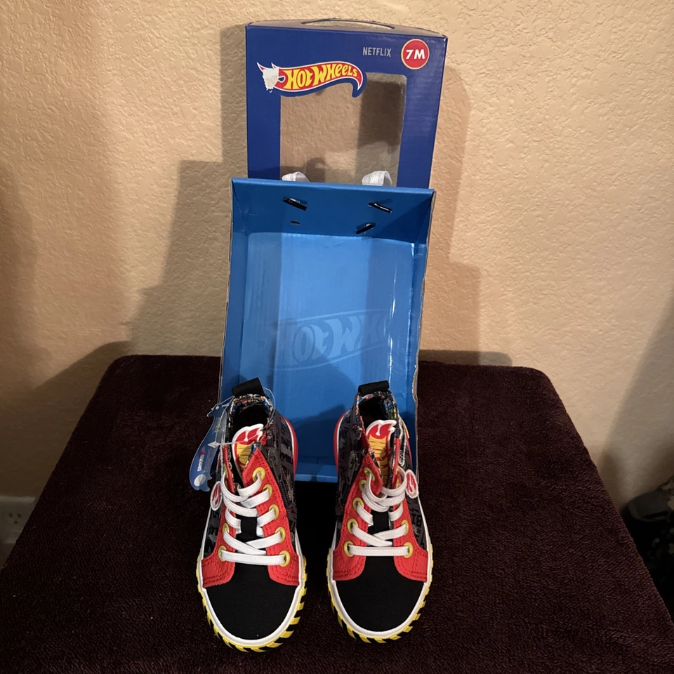 zapatillas tenis hot wheels para niños pequeños Foto 2 de 4