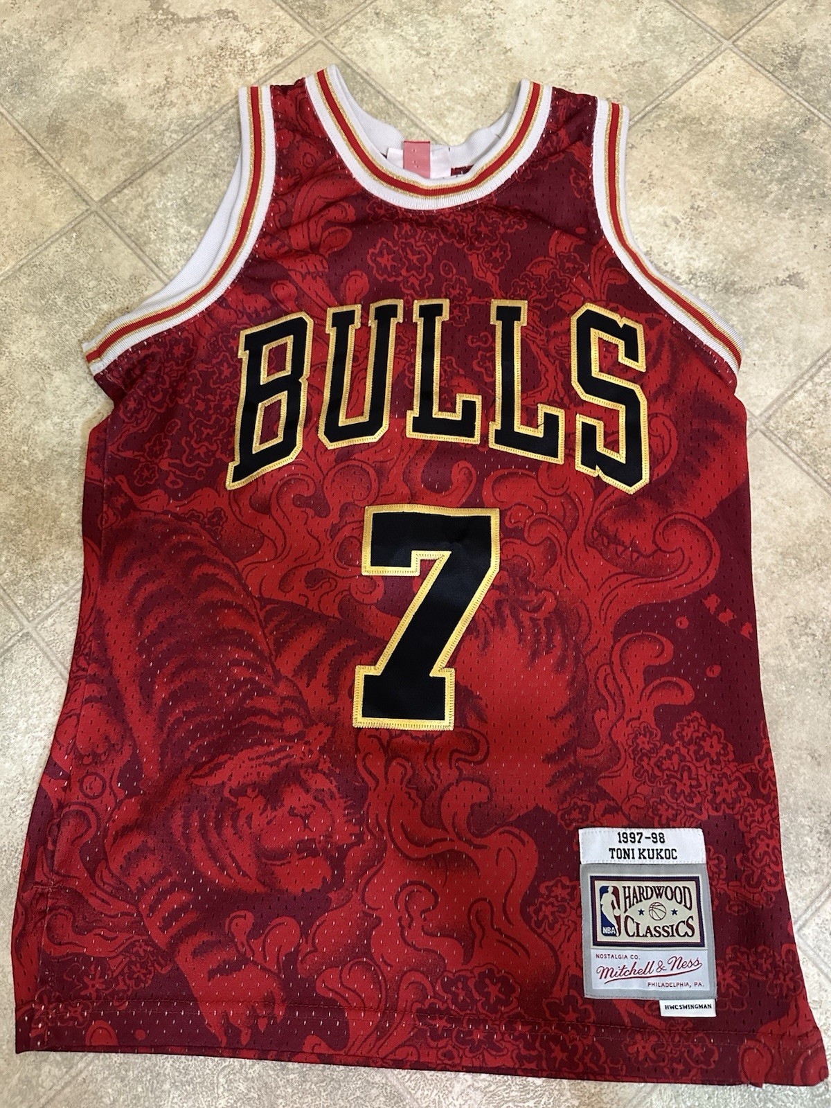 Mitchell & Ness Chicago Bulls Toni Kukoc #7 HWC Swingman Lunar Year Jersey Small