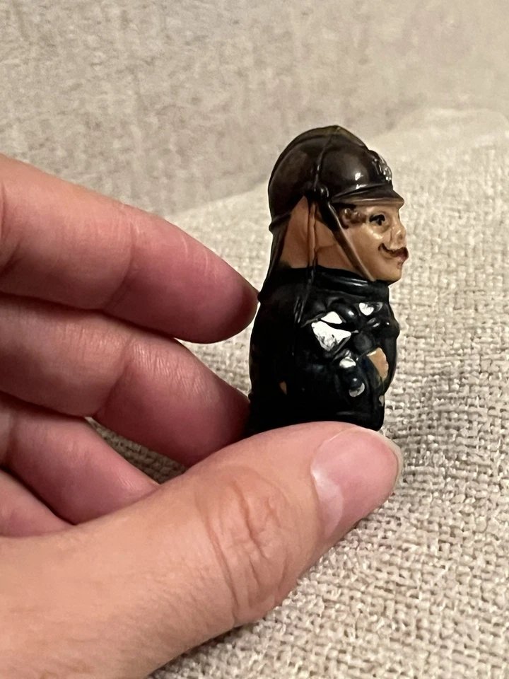 Raro Antiguo Personaje de Celuloide 2.25” Policía Policía Roly Poly Juguete de Principios de 1900 Foto 3 de 4