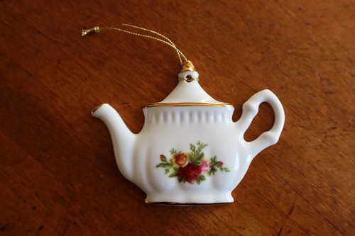 VTG ROYAL ALBERT Old Country Roses TEA POT Christmas Tree Ornament Porcelain - Picture 4 of 12