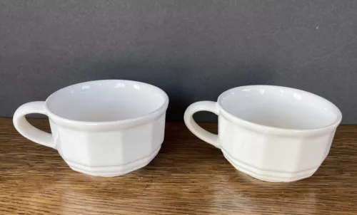 Pair of 2 VINTAGE Pfaltzgraff Heritage White Coffee/Tea Cups EUC