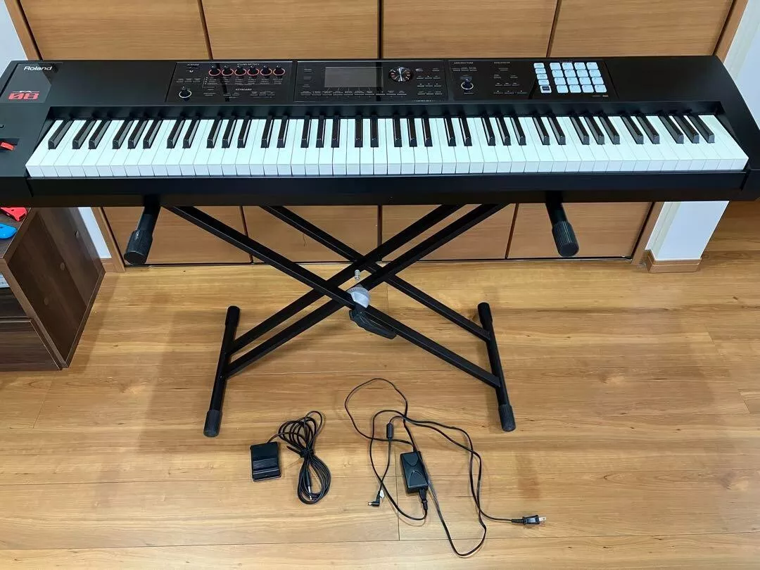 Roland FA-08 Keyboard Synthesizer Workstation W/AC cable From