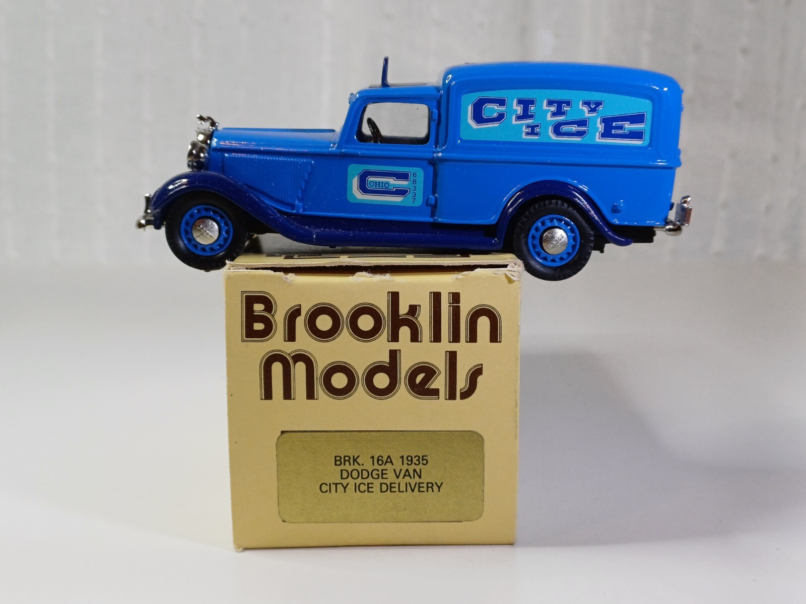 Brooklin 1/43 Scale BRK16 010 - 1935 Dodge Pick Up - A.T & T. 1