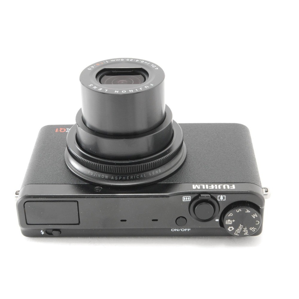 FUJIFILM　XQ1　デジタルカメラ FUJIFILM XQ1 Digital Camera 12 MP 4x Optical Zoom 1080p HD Video