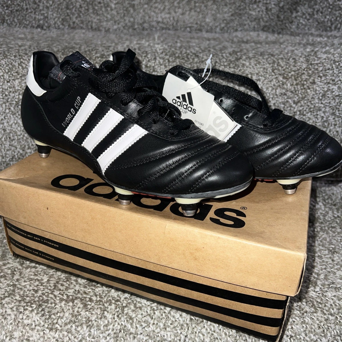 adidas World Cup In Men display picture 2