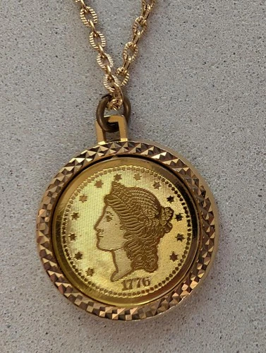 VTG Gold Tone Replica 1776 $20 Gold Coin Pendant w/chain Lady Liberty