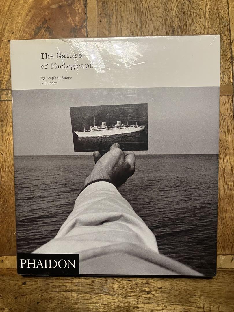 アート・デザイン・音楽 The Nature of Photographs Stephen Shore The Nature of Photographs: A Primer by Stephen Shore | Goodreads
