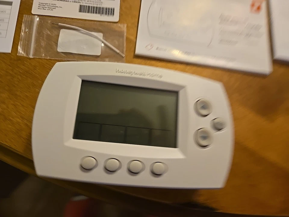 Honeywell RTH6580WF1001 WIFI 7Day Programable Smrt Thermostat MISSING PART 393-7 - Image 2 of 4