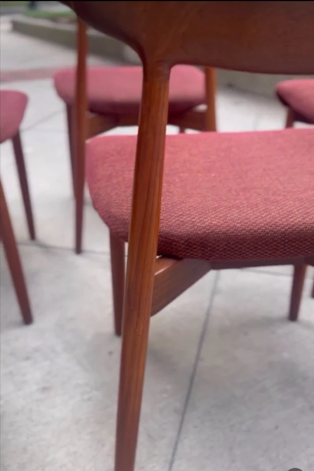 MCM 1960 auténtica mesa de comedor danesa de teca, sillas Foto 2 de 4