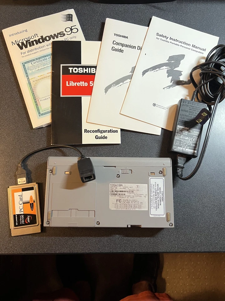 Toshiba Libretto 50CT 32MB RAM Win98 | Computadora en funcionamiento con muchos extras Foto 2 de 2